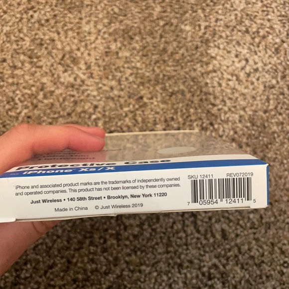 iPhone Xs/X protective case - Picture 3 of 3